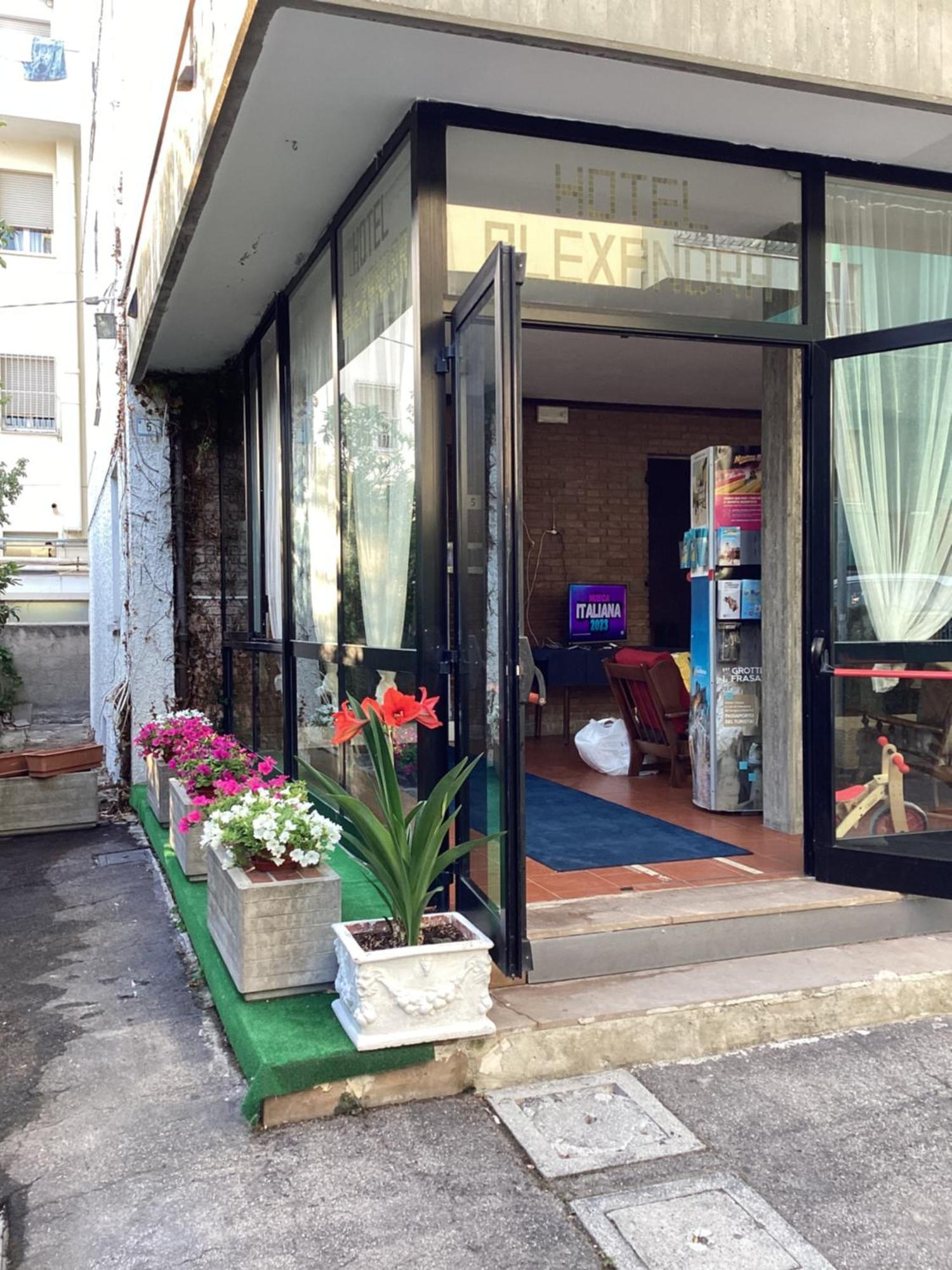 Hotel Villa Alexandra بيلاريا-إيجيا مارينا المظهر الخارجي الصورة